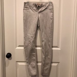 Khaki colored skinny jean